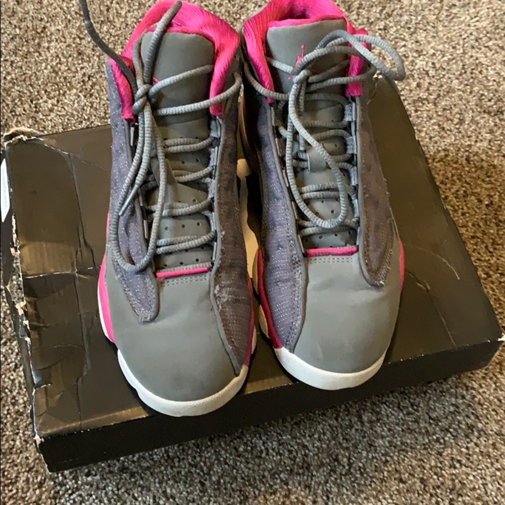retro girl 13s jordan’s size 3Y